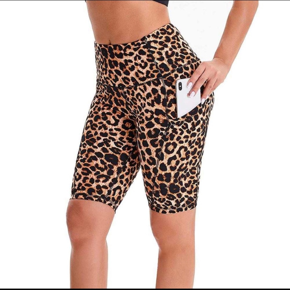 Leopard Print Snake Side Pocket Fitness Short
